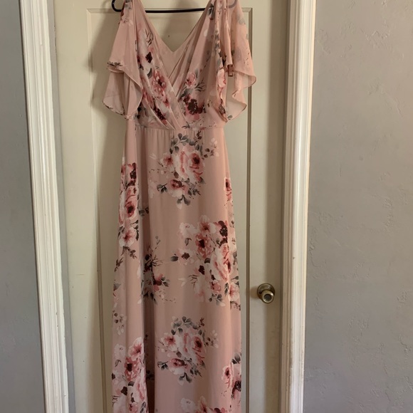 David's Bridal Dresses & Skirts - David’s bridal Flutter Sleeve Floral Chiffon Dress